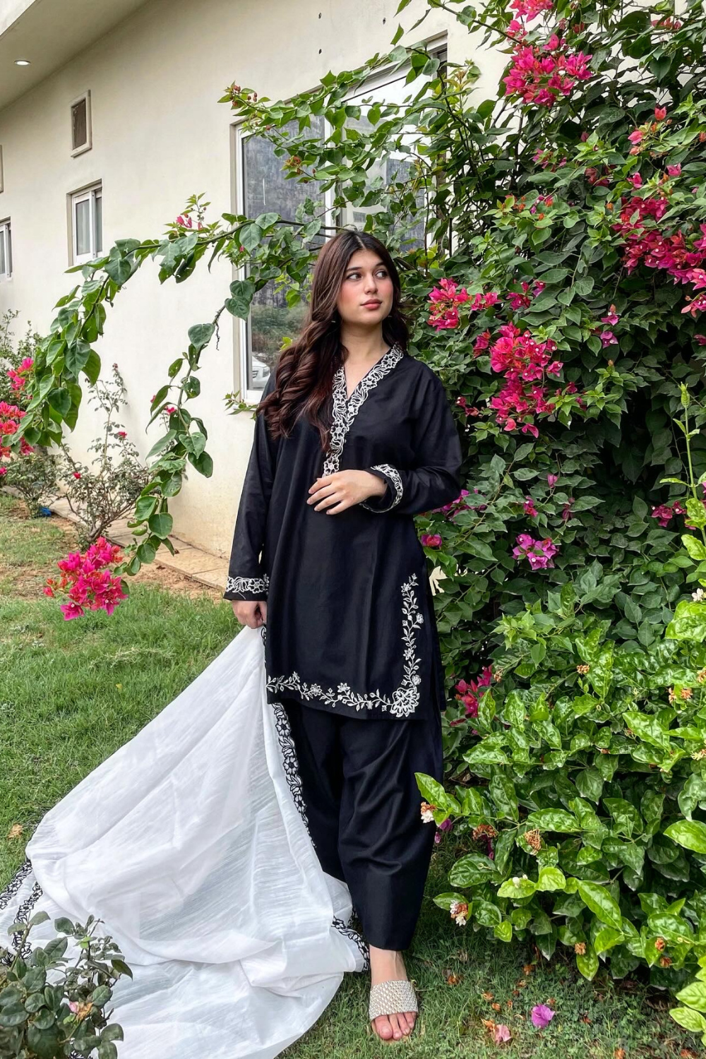 Adaa Embroidered 3-Piece