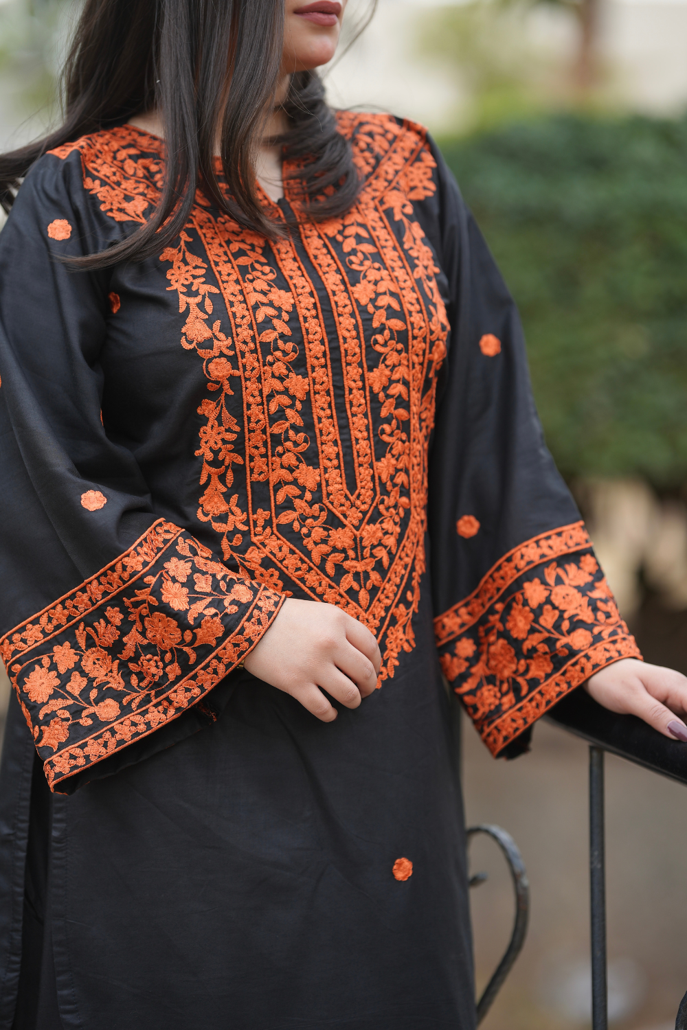 Scurt 2- Piece (Farshi Shalwar)