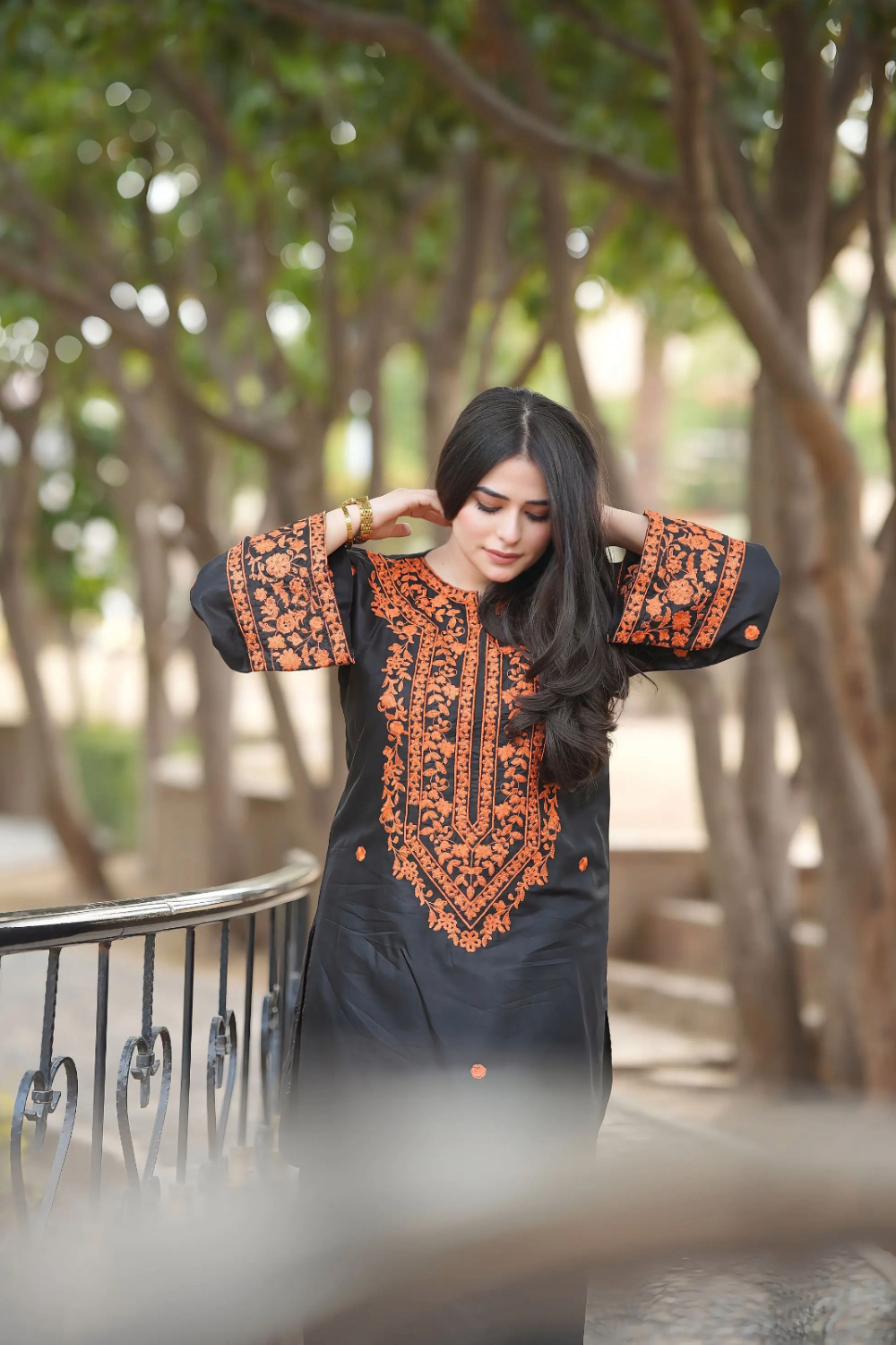 Scurt 2- Piece (Farshi Shalwar)