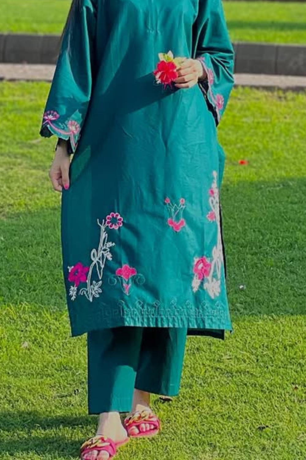 Zulf Embroidered 2-Piece