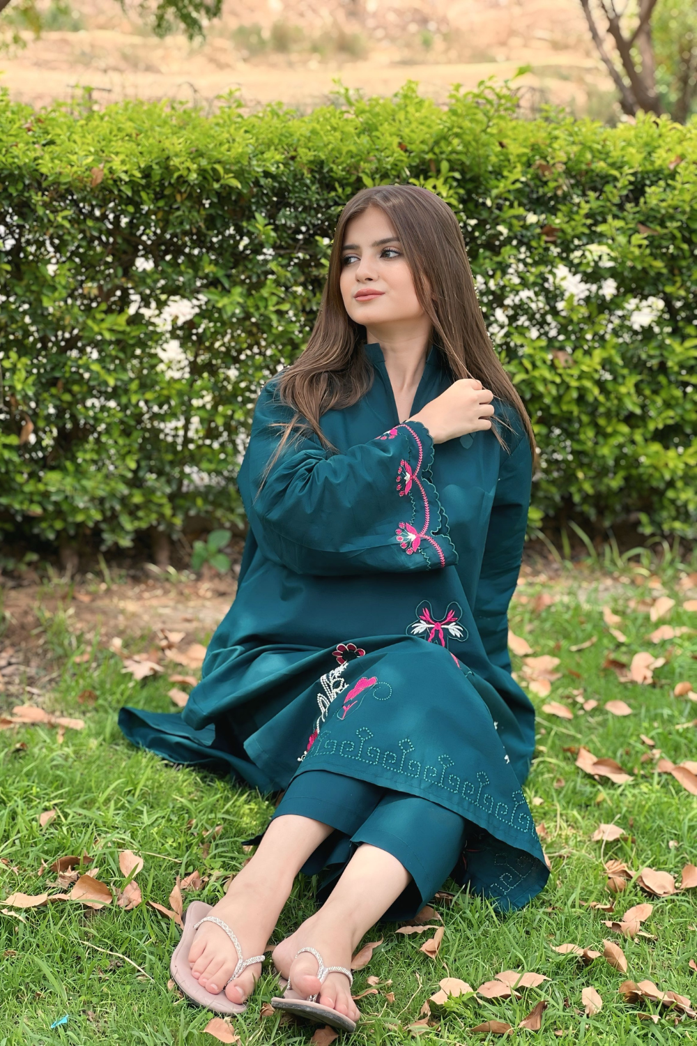Zulf Embroidered 2-Piece